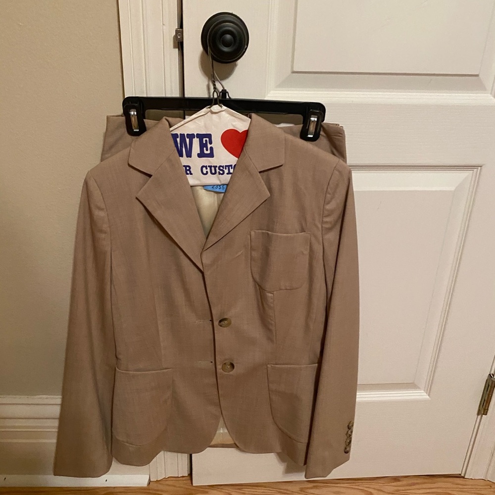 Business suit banana republic- jacket and skirt